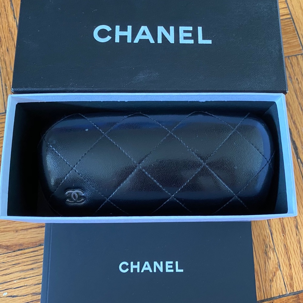 CHANEL sunglasses
